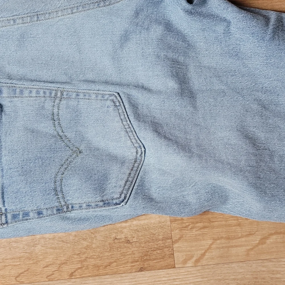 Levi's Light Blue Distressed Men's Denim Shorts Size 40